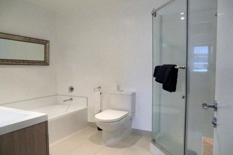 Photo of property in 144a Holly Road, St Albans, Christchurch, 8014