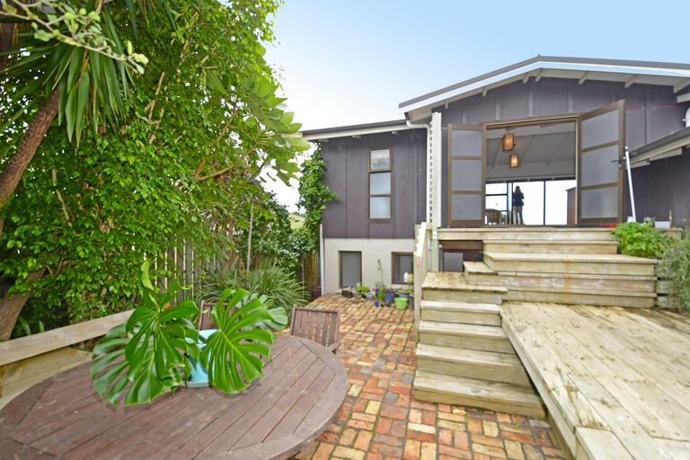 Photo of property in 71 Clinton Road, Tawharanui Peninsula, Warkworth, 0986