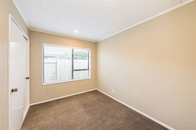 Photo of property in 130 John F Kennedy Drive, Milson, Palmerston North, 4414
