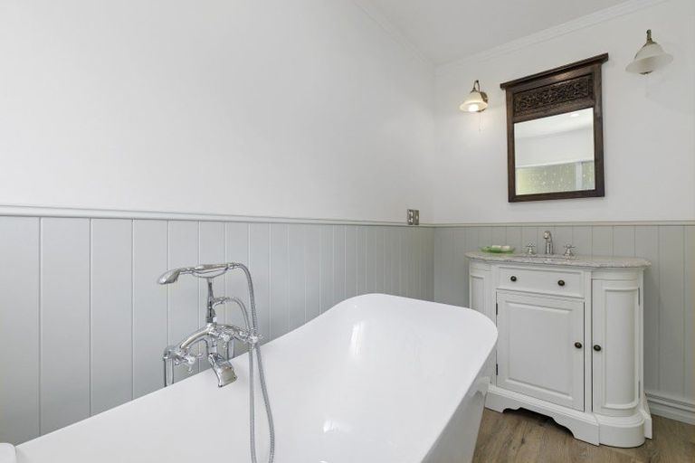 Photo of property in 84 Crowther Road, Wainuiomata, 5373