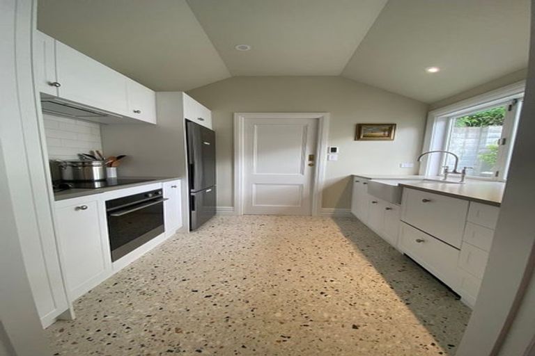 Photo of property in 240 Tinakori Road, Thorndon, Wellington, 6011