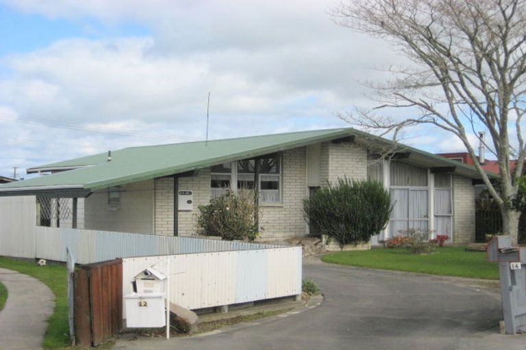 Photo of property in 12 Hinau Place, Edgecumbe, 3120