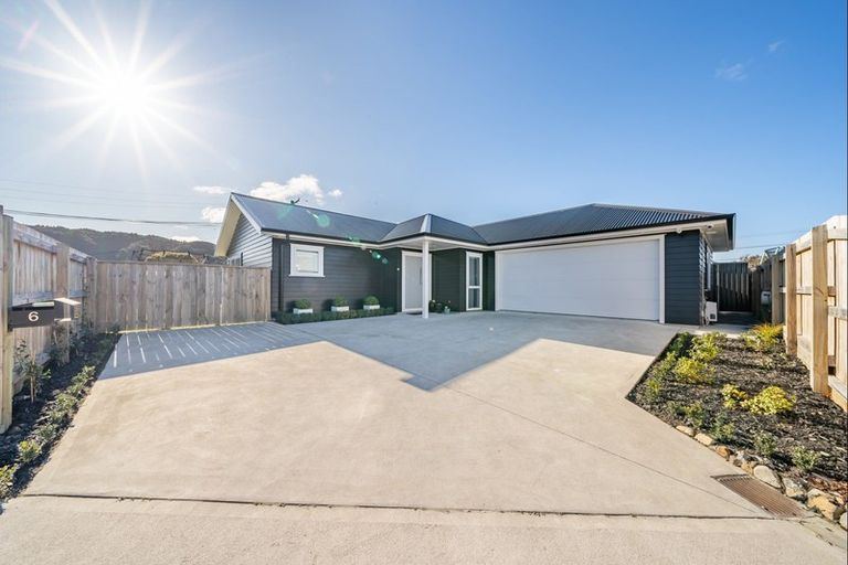 Photo of property in 6 Poulson Grove, Trentham, Upper Hutt, 5018