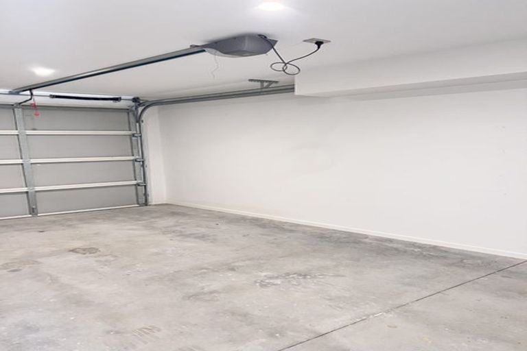 Photo of property in 116b Cascades Road, Pakuranga Heights, Auckland, 2010