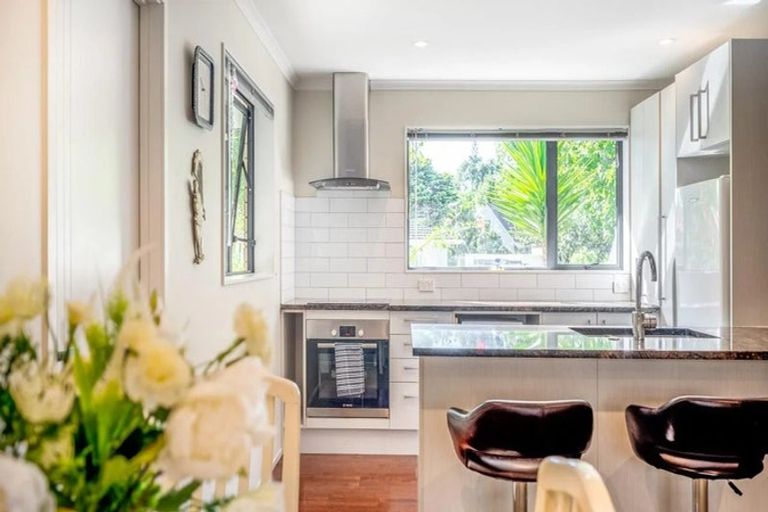 Photo of property in 9b Mattson Road, Pakuranga, Auckland, 2010