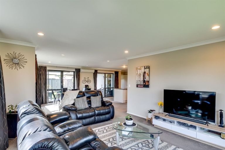Photo of property in 34 Orotu Drive, Poraiti, Napier, 4112