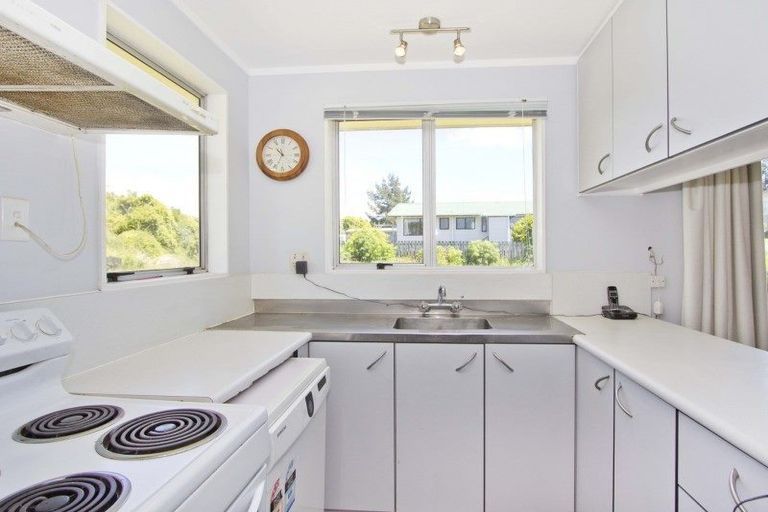 Photo of property in 7 Kaitangata Crescent, Kelson, Lower Hutt, 5010