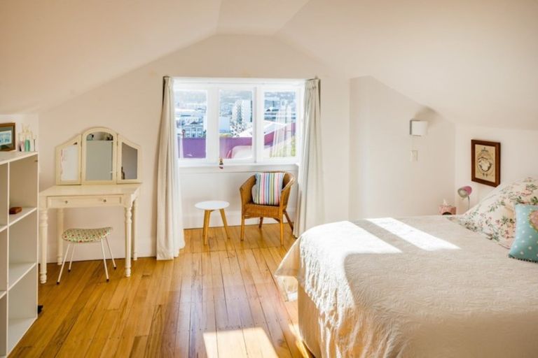 Photo of property in 82 Brougham Street, Mount Victoria, Wellington, 6011