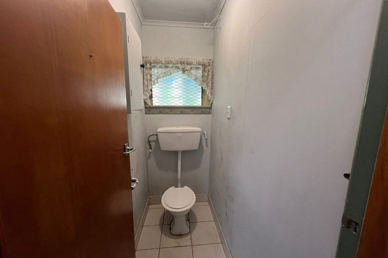 Photo of property in 29 Awaroa Road, Sunnyvale, Auckland, 0612