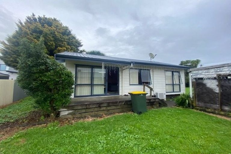 Photo of property in 26 Sutton Crescent, Papakura, 2110