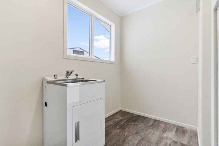 Photo of property in 34 Jupiter Street, Rosehill, Papakura, 2113