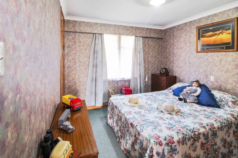 Photo of property in 34 Milne Street, Hunterville, 4730