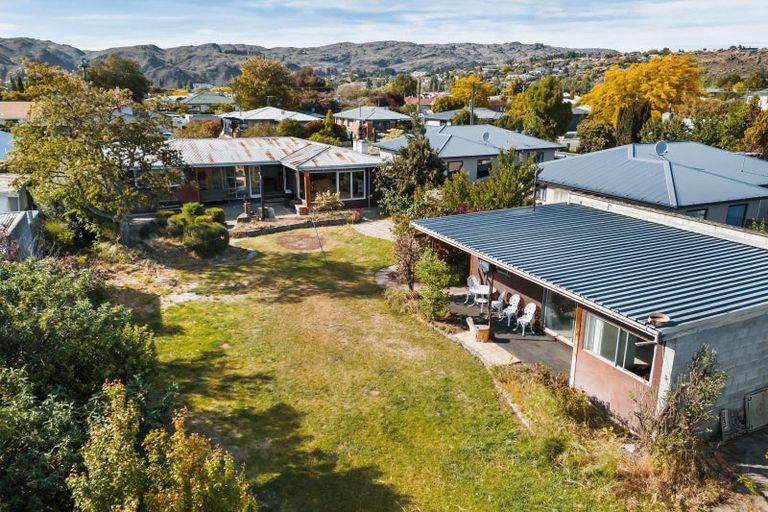 Photo of property in 30 Clutha Street, Alexandra, 9320
