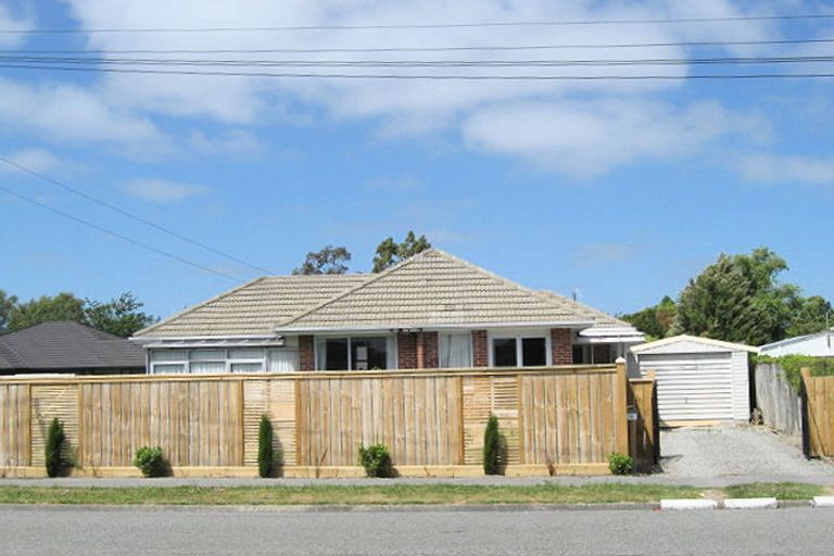 Photo of property in 22 Dinton Street, Russley, Christchurch, 8042