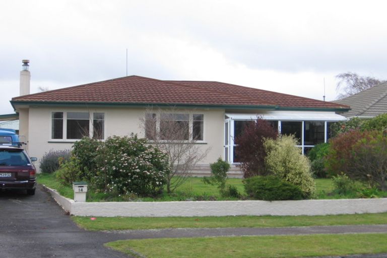 Photo of property in 14 Saint Albans Avenue, Hokowhitu, Palmerston North, 4410