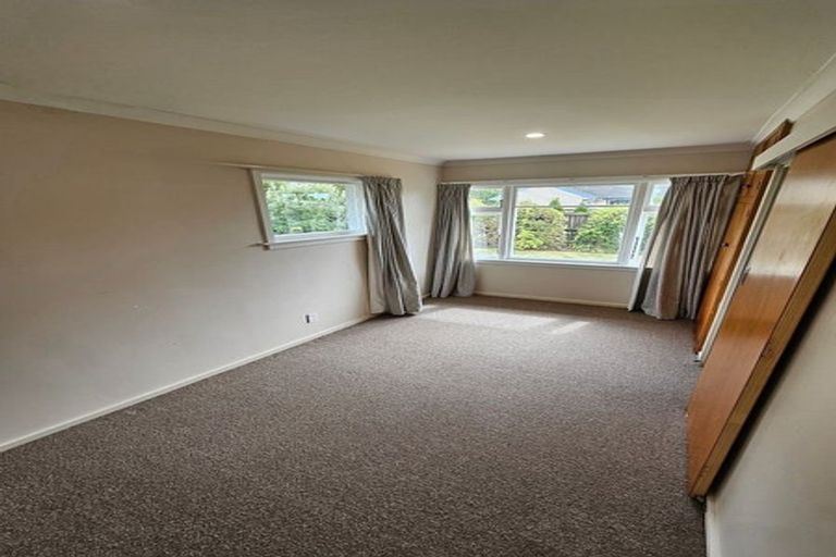 Photo of property in 11 Grimseys Road, Redwood, Christchurch, 8051