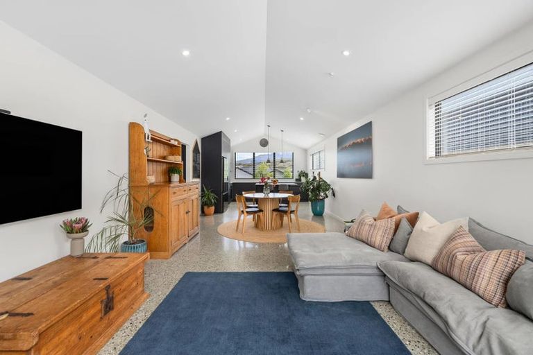 Photo of property in 35 Cheviot Street, Jacks Point, 9371