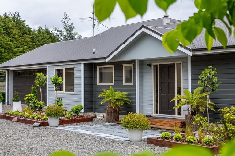 Photo of property in 228 Woodside Road, Woodside, Greytown, 5794