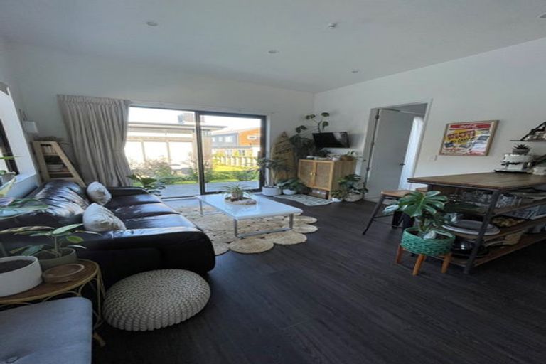 Photo of property in 13a Dillon Street, Lowry Bay, Lower Hutt, 5013