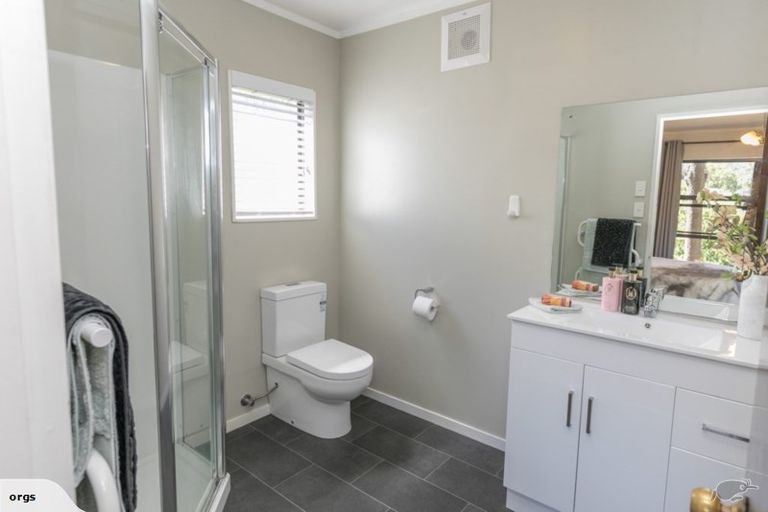 Photo of property in 42 Sailmaker Close, Whitby, Porirua, 5024