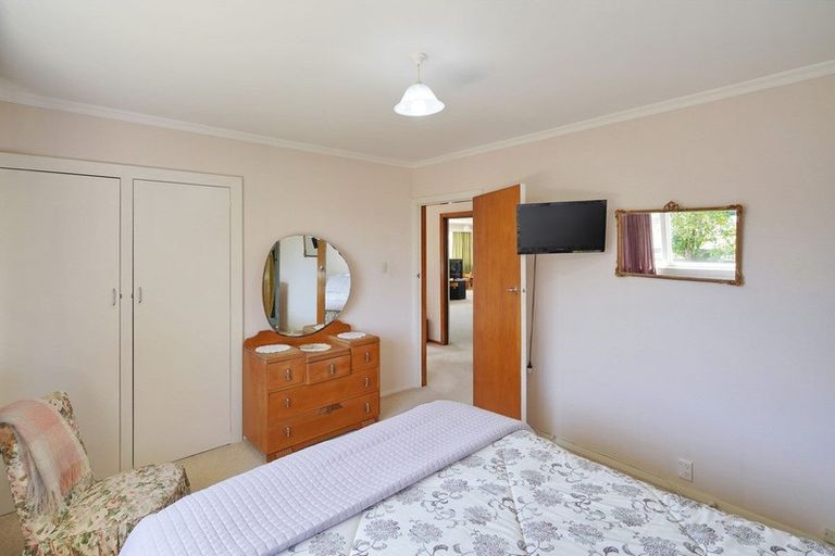 Photo of property in 5 Ron Place, Bishopdale, Christchurch, 8051