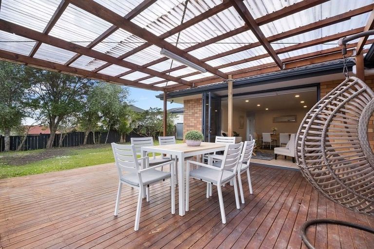 Photo of property in 49 Bluebird Crescent, Unsworth Heights, Auckland, 0632