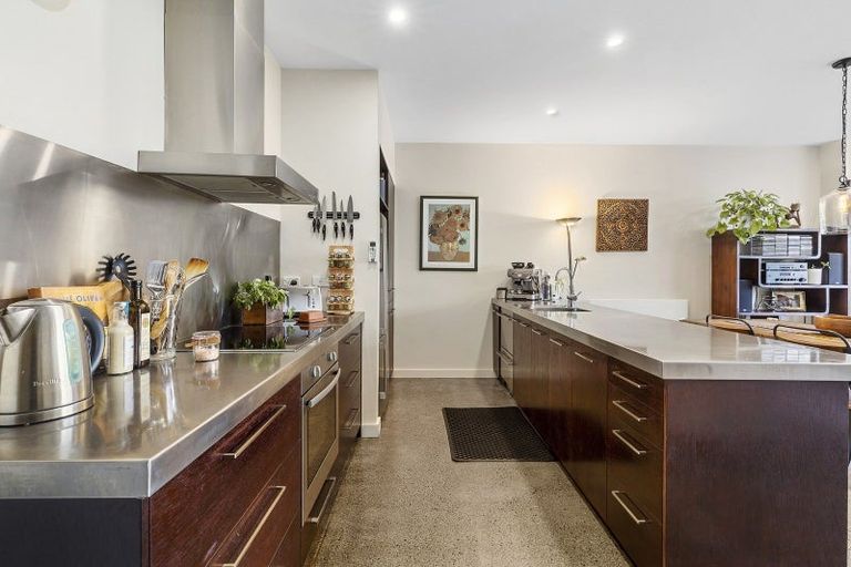 Photo of property in 2/59 Mortimer Terrace, Brooklyn, Wellington, 6021