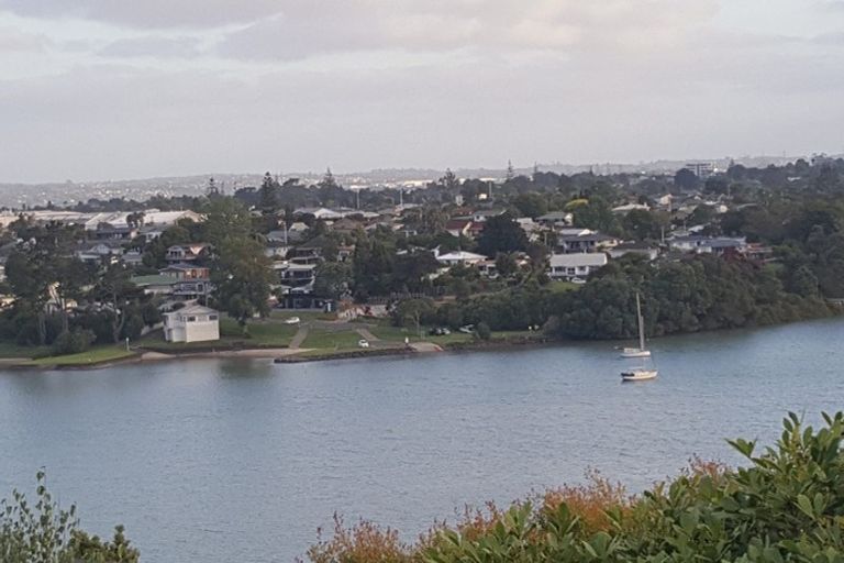 Photo of property in 189 West Harbour Drive, West Harbour, Auckland, 0618