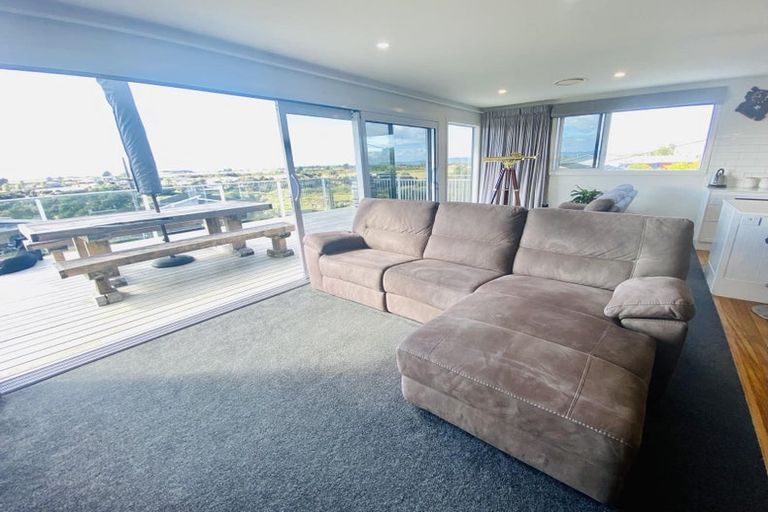 Photo of property in 16 Seaview Road, Ruakaka, 0116