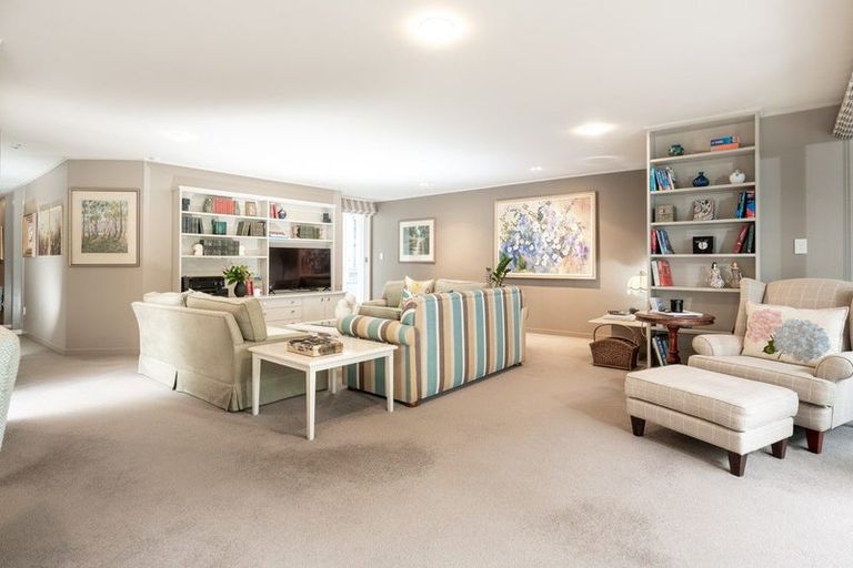 Photo of property in Highwic, 13/32 Hobson Street, Thorndon, Wellington, 6011