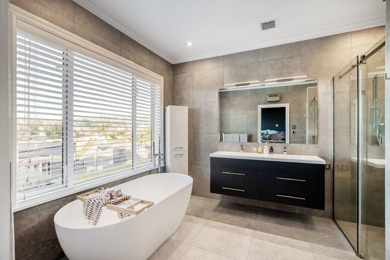 Photo of property in 6 Rushden Rise, Westmorland, Christchurch, 8025