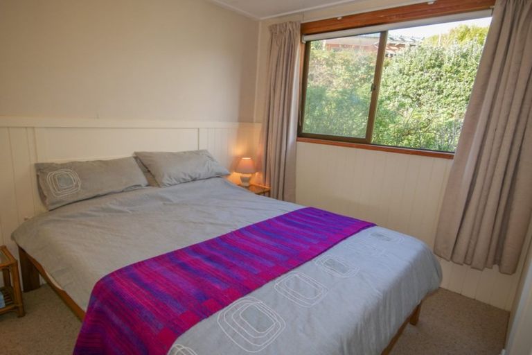 Photo of property in 21 Seaview Road, Cable Bay, 0420