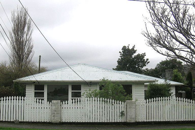 Photo of property in 20 Rawhiti Street, Stokes Valley, Lower Hutt, 5019