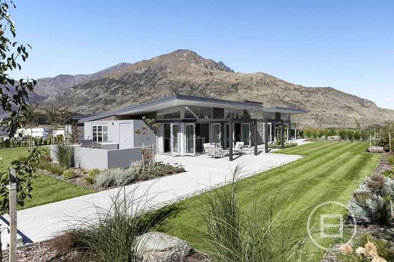 Photo of property in 8 Kahiwi Drive, Lower Shotover, Queenstown, 9304