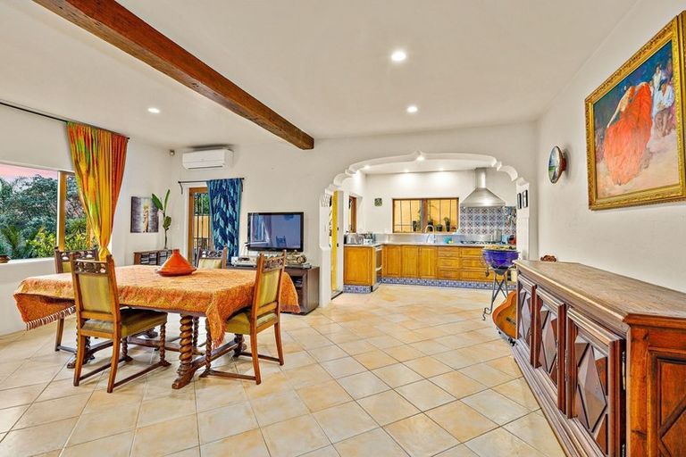 Photo of property in 102 Opanuku Road, Henderson Valley, Auckland, 0612