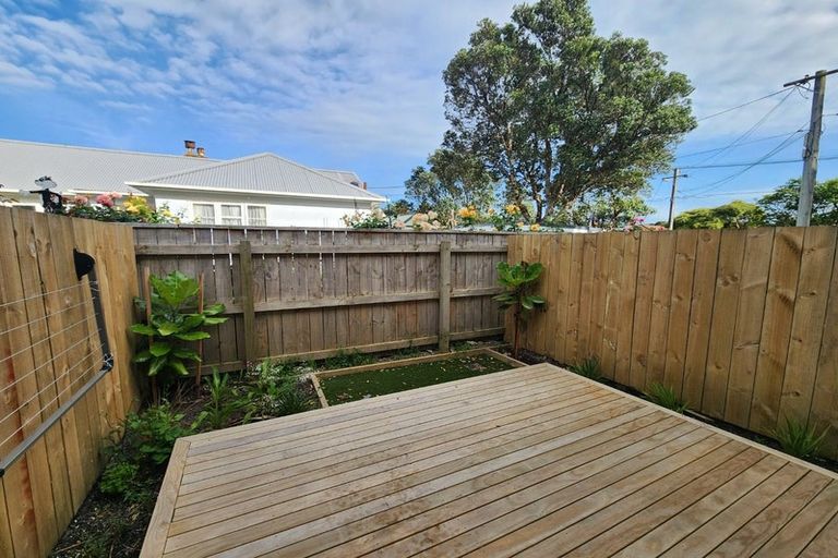 Photo of property in 6b Russell Street, Waterloo, Lower Hutt, 5011