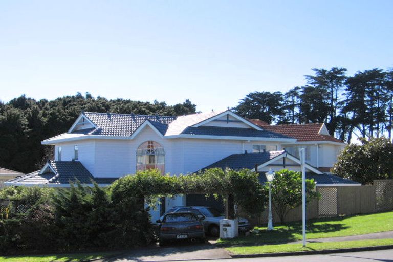 Photo of property in 1 Silkwood Grove, Totara Heights, Auckland, 2105