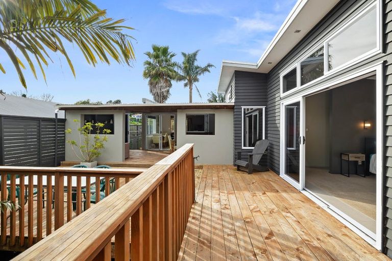 Photo of property in 70 Seaview Road, Marfell, New Plymouth, 4310