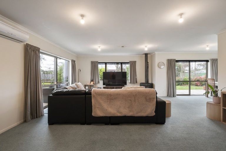 Photo of property in 17 Johnson Street, Bulls, 4818