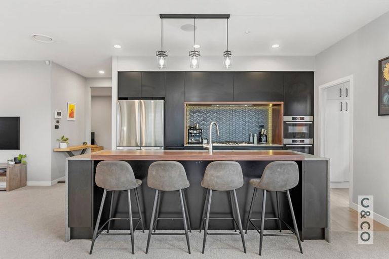 Photo of property in 37 Nobilo Road, Kumeu, 0810