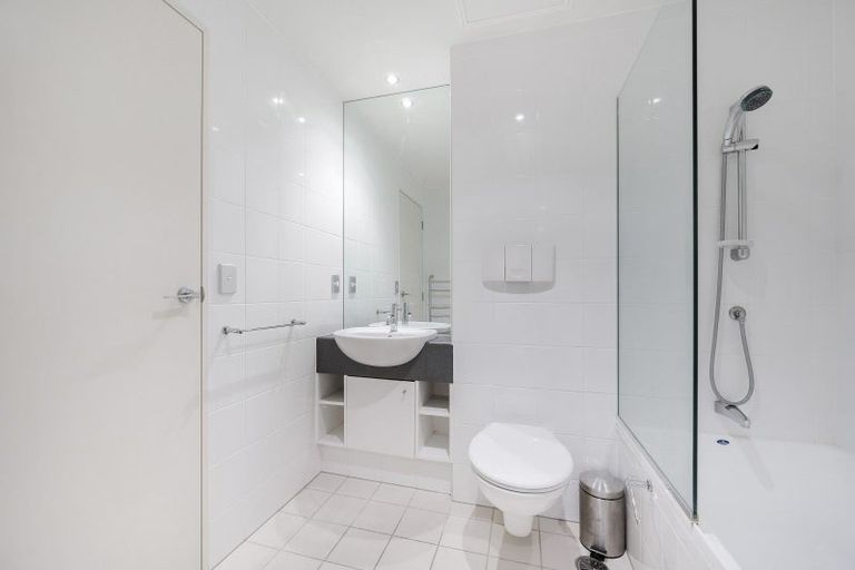 Photo of property in Sanctum Apartment, 10 Ebor Street, Te Aro, Wellington, 6011