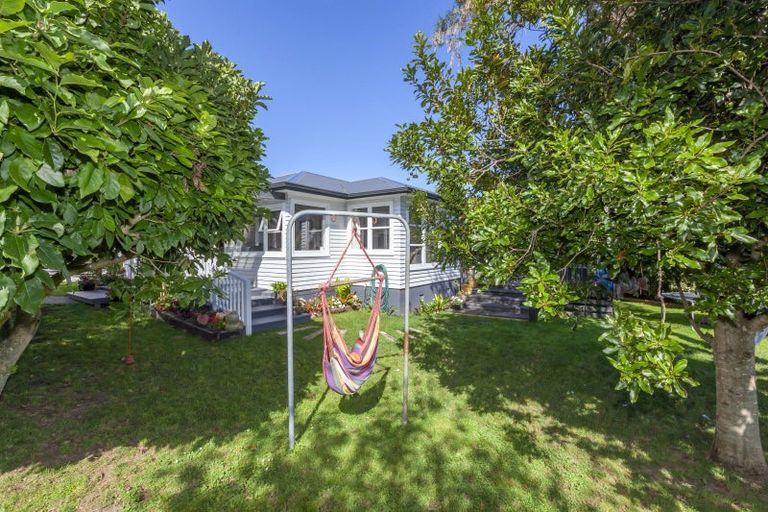 Photo of property in 122 Ruapehu Street, Paraparaumu, 5032