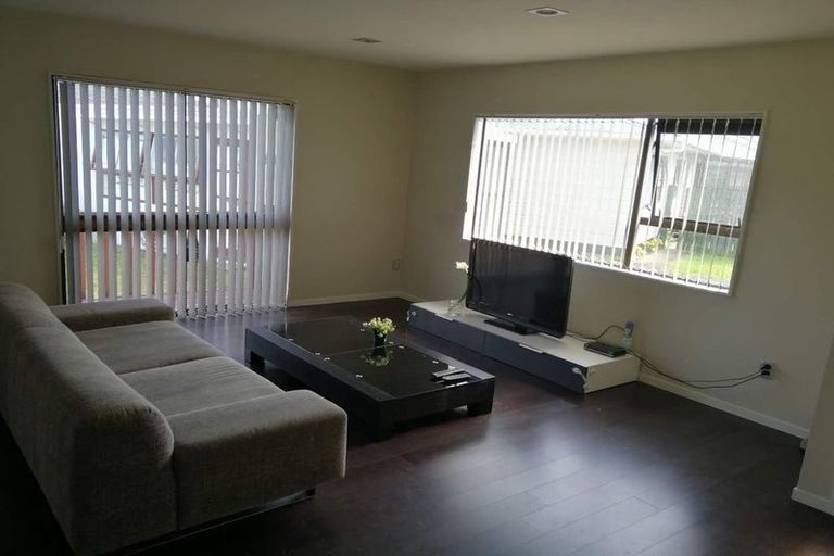 Photo of property in 3/15 Margan Avenue, New Lynn, Auckland, 0600