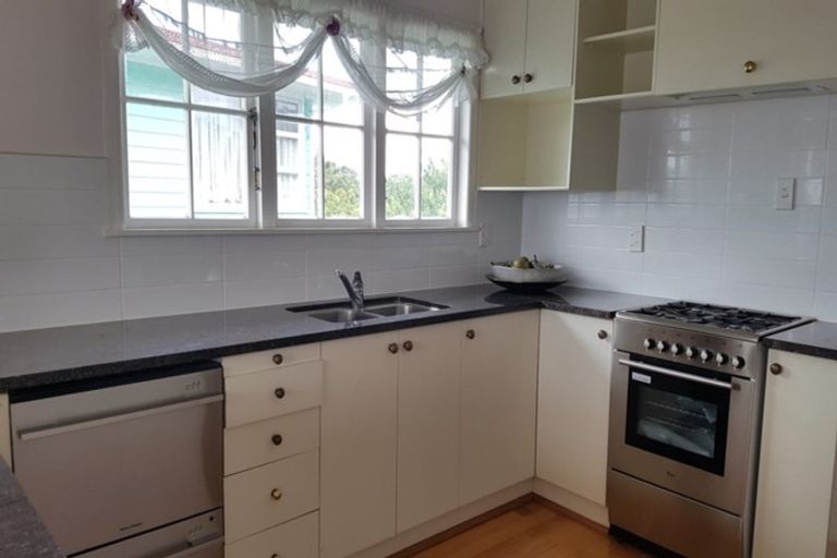 Photo of property in 40 Sunnybrae Road, Hillcrest, Auckland, 0627