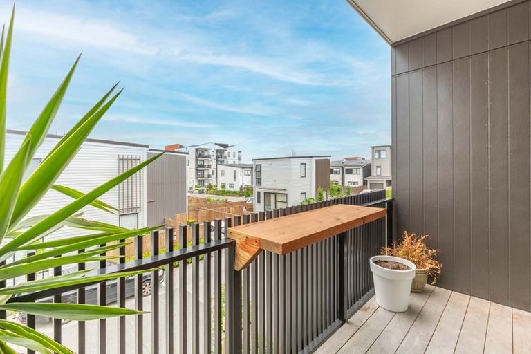 Photo of property in 3 William Stratton Lane, Hobsonville, Auckland, 0616