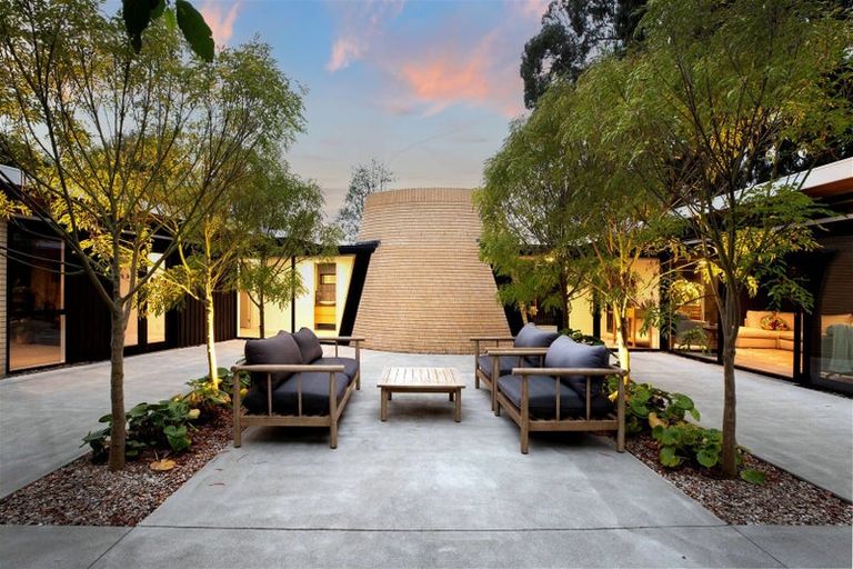 Photo of property in 35 Westburn Terrace, Burnside, Christchurch, 8041