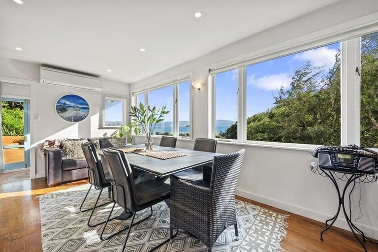 Photo of property in 28 Kowhai Street, Eastbourne, Lower Hutt, 5013