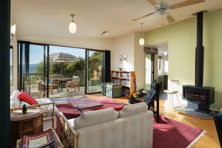 Photo of property in 461 Kenepuru Road, Moetapu Bay, Picton, 7282