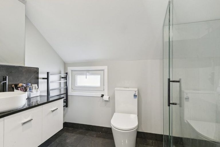 Photo of property in 2b Paratu Way, Strathmore Park, Wellington, 6022