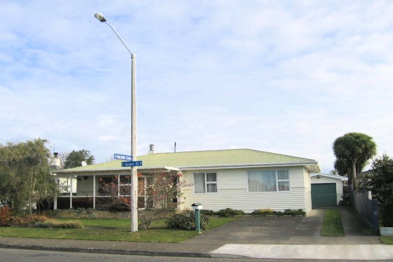 Photo of property in 713 Anson Street, Mayfair, Hastings, 4122